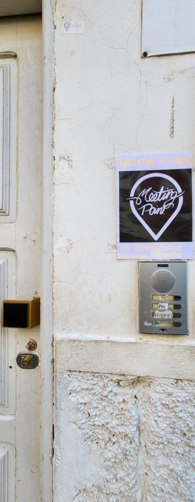 No Cash Accepted-Meeting Point Hostel- Praia, Also In Tarrafal & Fogo Bagian luar foto
