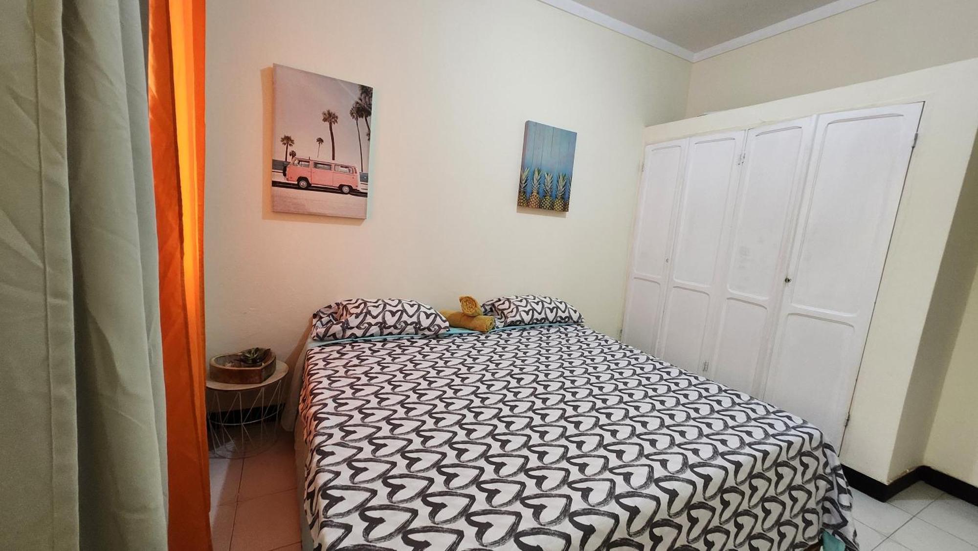 No Cash Accepted-Meeting Point Hostel- Praia, Also In Tarrafal & Fogo Bagian luar foto