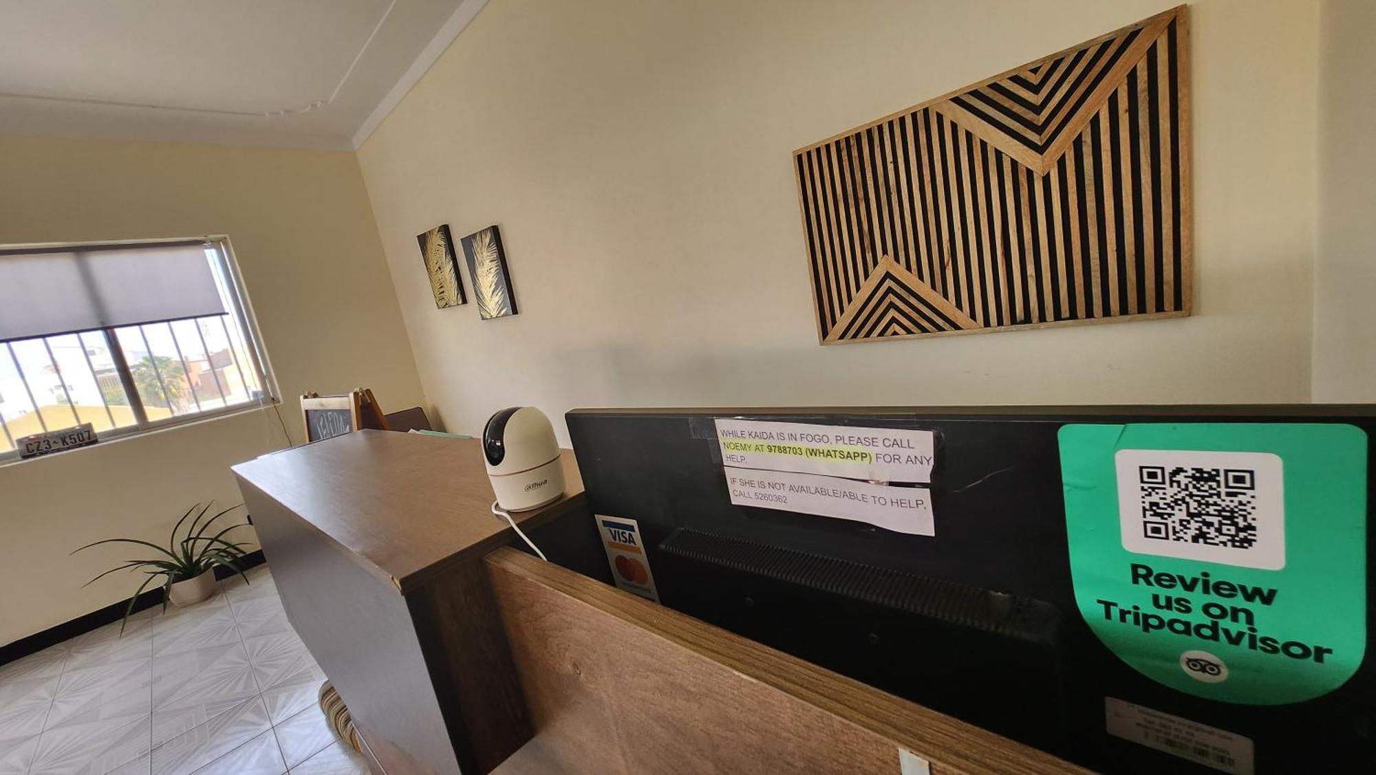 No Cash Accepted-Meeting Point Hostel- Praia, Also In Tarrafal & Fogo Bagian luar foto