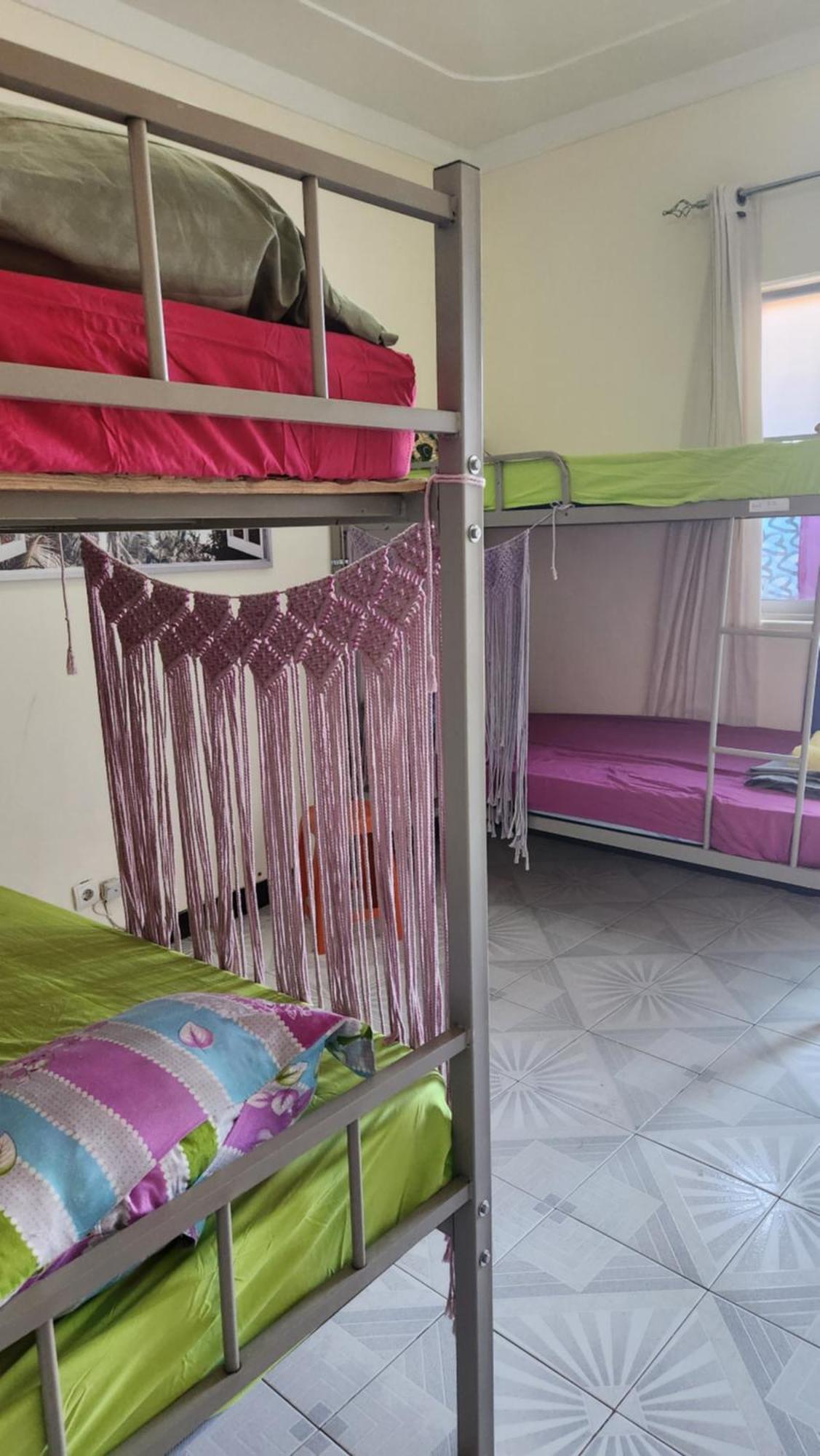 No Cash Accepted-Meeting Point Hostel- Praia, Also In Tarrafal & Fogo Bagian luar foto